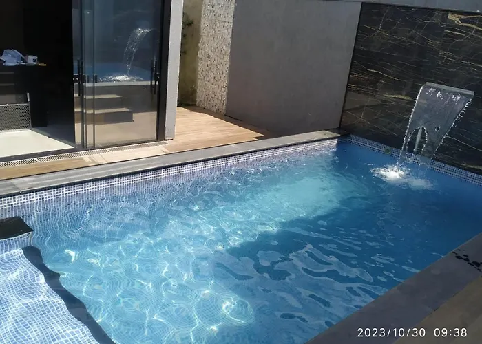 Casa Com Piscina Em Boraceia Bertioga