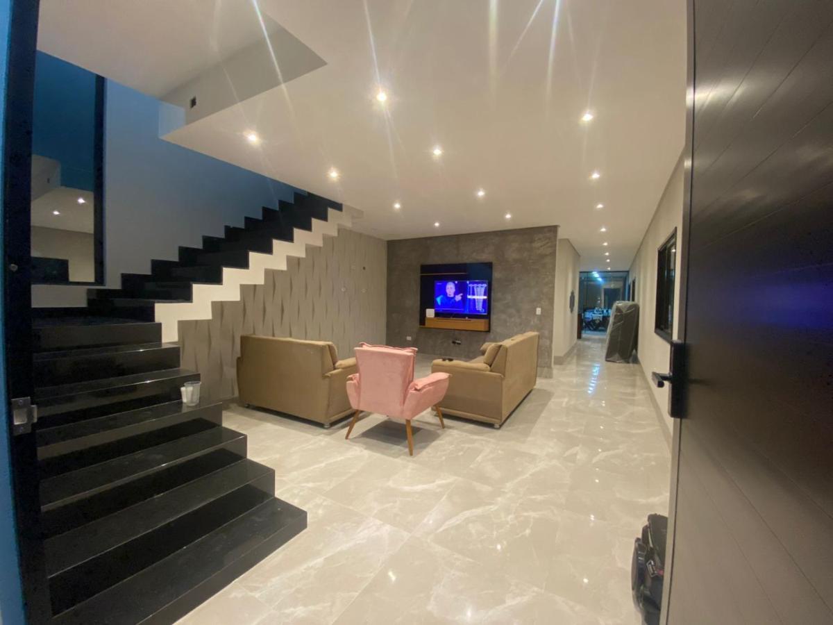 Casa Com Piscina Em Boraceia Сasa de vacaciones Bertioga